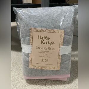 SOLD! POTTERY BARN TEEN HELLO KITTY
Quilted Reversible Jersey Standard Sham